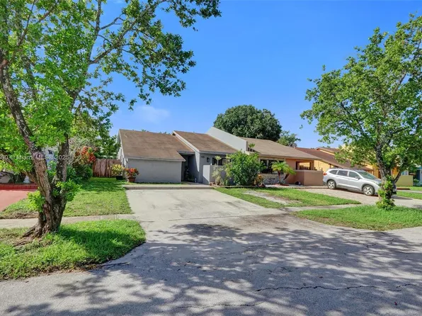 6230 NW 1st St, Margate, FL 33063