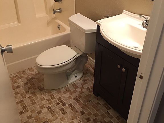 5th image of 24632 Jasmine Ct