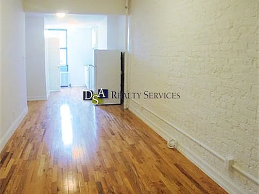 Rented by DSA Realty | media 35