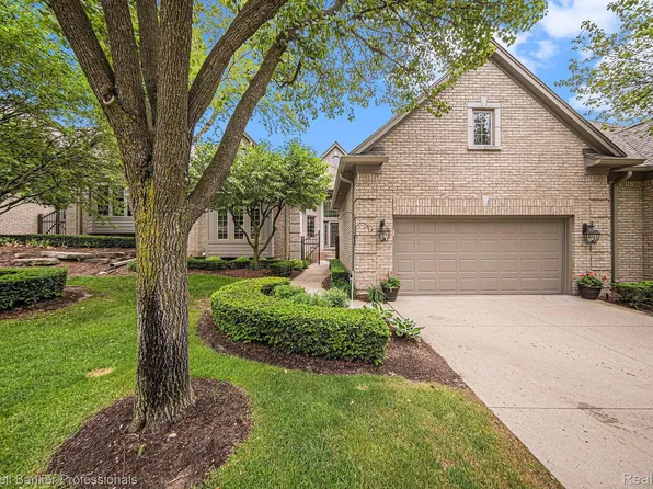6530 Enclave Dr, Clarkston, MI 48348