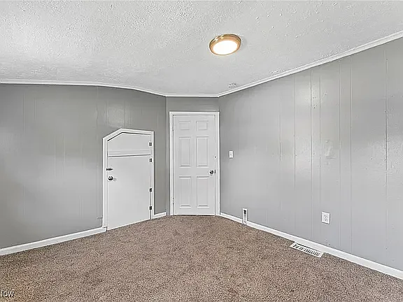 3 bed, 1257 sqft, $2,150 — Photo 2