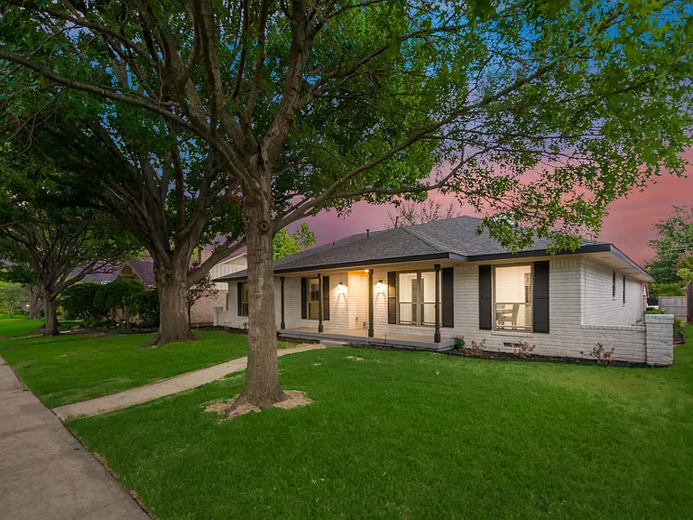7754 Querida Ln — Photo 8