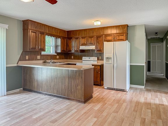 5th image of 617 Seminole Dr