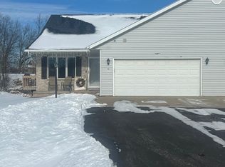W7070 Maple Terrace Rd, Greenville, WI 54942