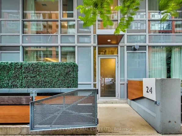 30 Nelson St #24, Toronto, ON M5V 0H5