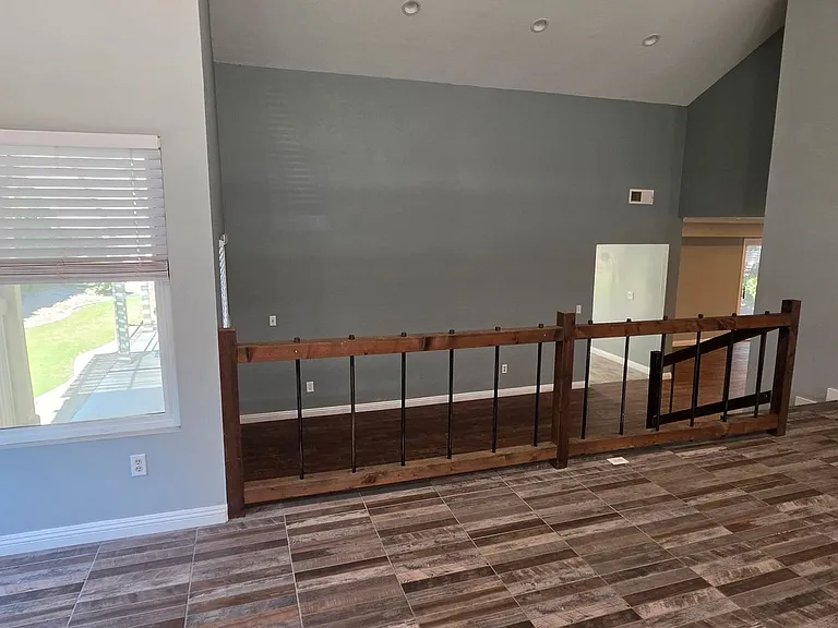 1524 Whitsett Dr — Photo 5