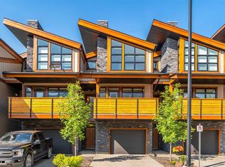 407 E Riva Pl, Canmore, AB T1W3L4