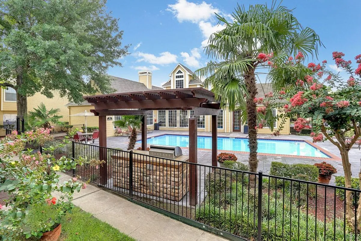 Legacy at Westchase — Photo 1