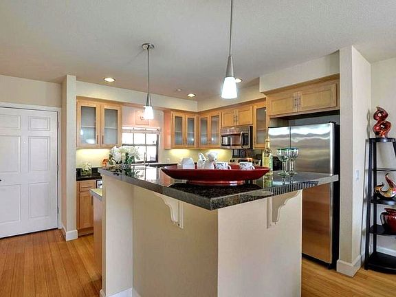 4th image of 1765 E Bayshore Rd #15