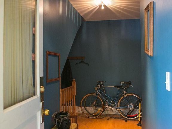 2nd image of 2529 N Francisco Ave #1