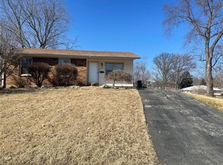 1635 Orangedale Ln, Florissant, MO 63031