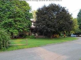 6 Playland Dr, Saint Albans, WV 25177