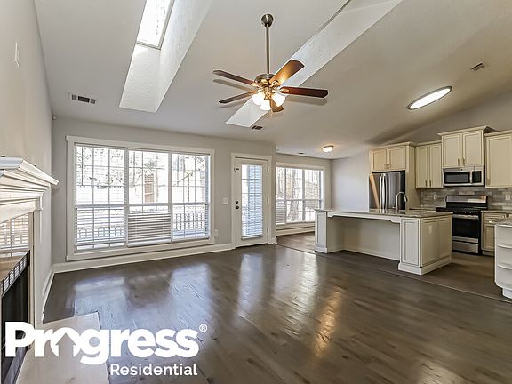 4th image of 1745 Keswick Place Dr