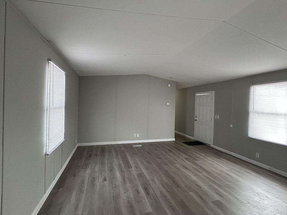 2nd image of 1900 NW Lyman Rd Lot 274
