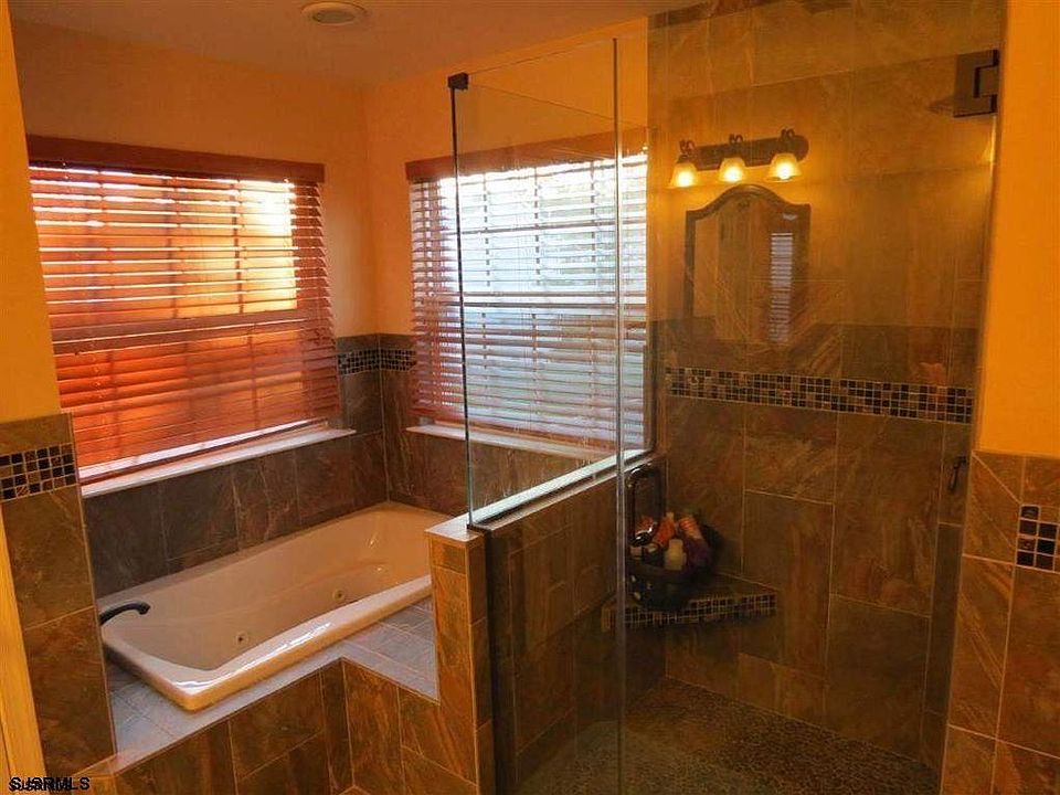 2nd image of 134 Kensington Dr