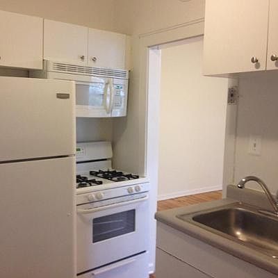 5th image of 1740 W Touhy Ave APT 1n