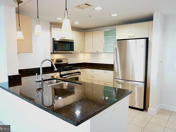 4th image of 2451 Midtown Ave #1211