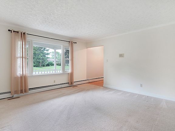 5th image of 6272 Oakhurst Dr