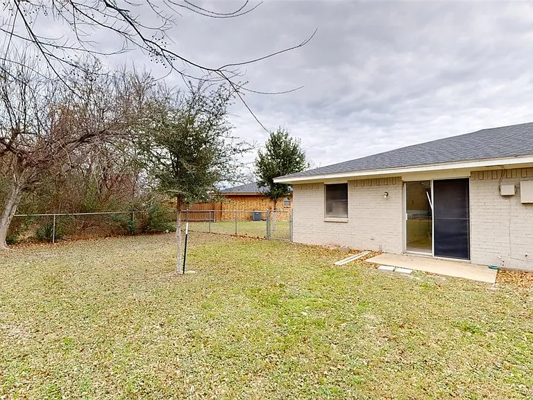 1605 Cloverdale Ct — Photo 15