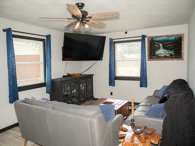 7 Lake Forest Ct — Photo 6
