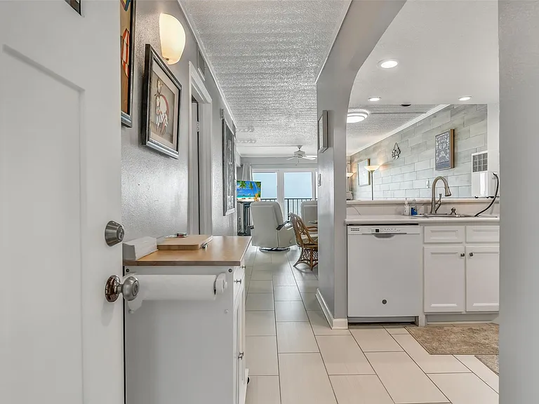 7310 Seawall Blvd #605 — Photo 5
