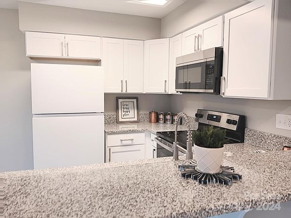 2nd image of 510 Tall Hickory Ct