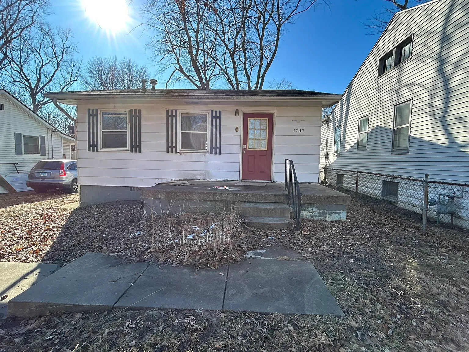 1737 E Whitmer St photo 1
