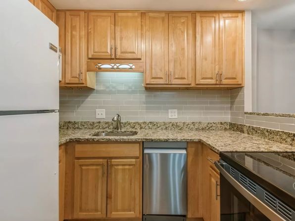 310 Lathrop Ave APT 105