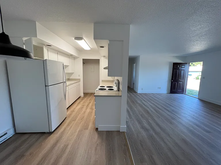 2221 Eugene St #2221 — Photo 3