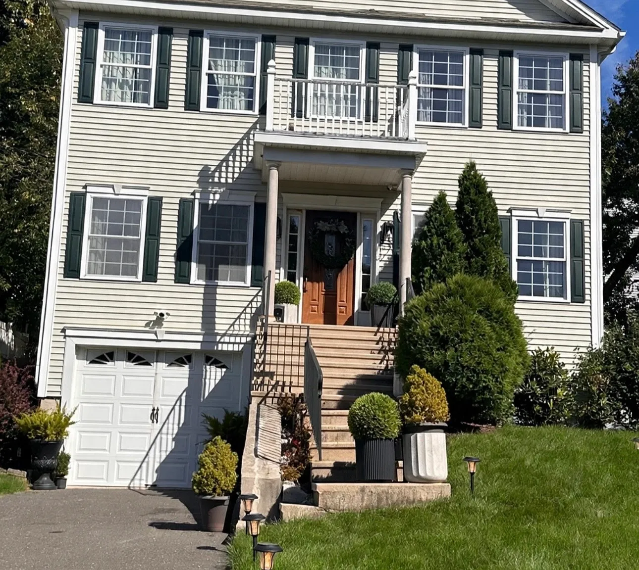 3 bed, 2.5 bath, 1920 sqft, $3,500 — Photo 1