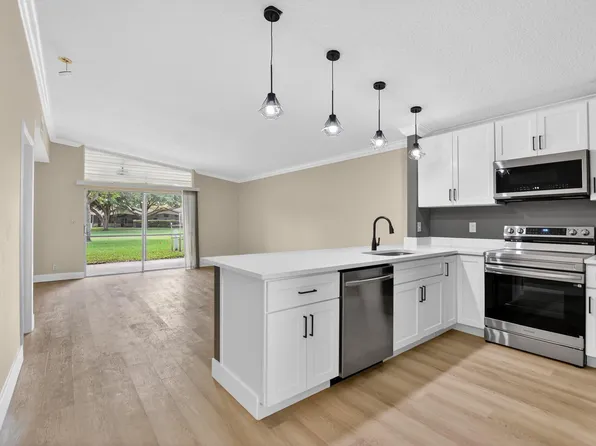 22306 Timberly Dr, Boca Raton, FL 33428