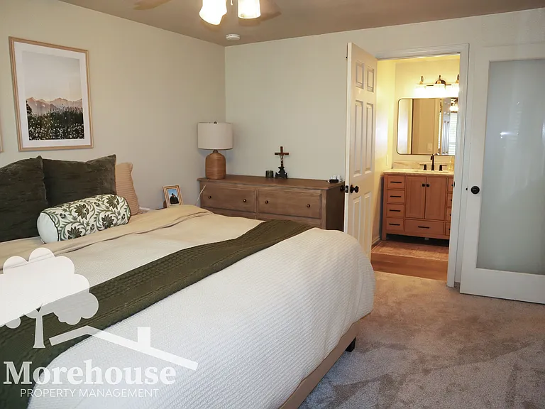 1117 S Phillippi St — Photo 20