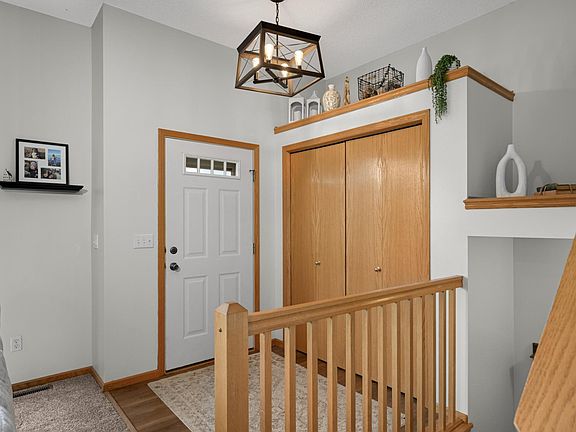 4th image of 20683 Hampshire Way