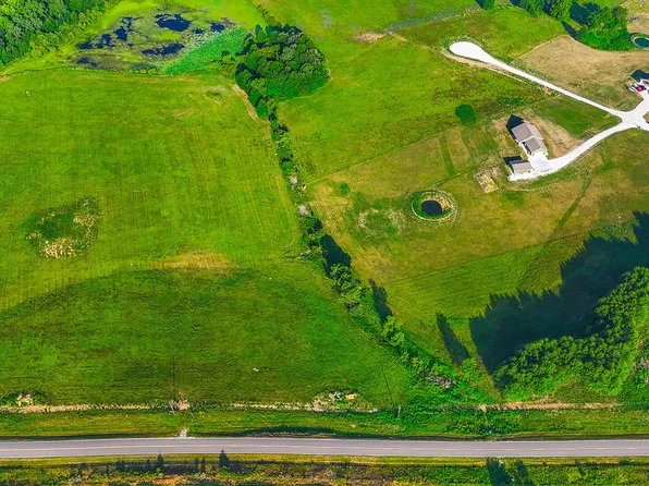 7089 State Highway Dd, Huntsville, MO 65259