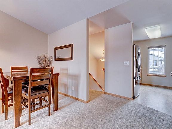 5th image of 930 Twilight Dr
