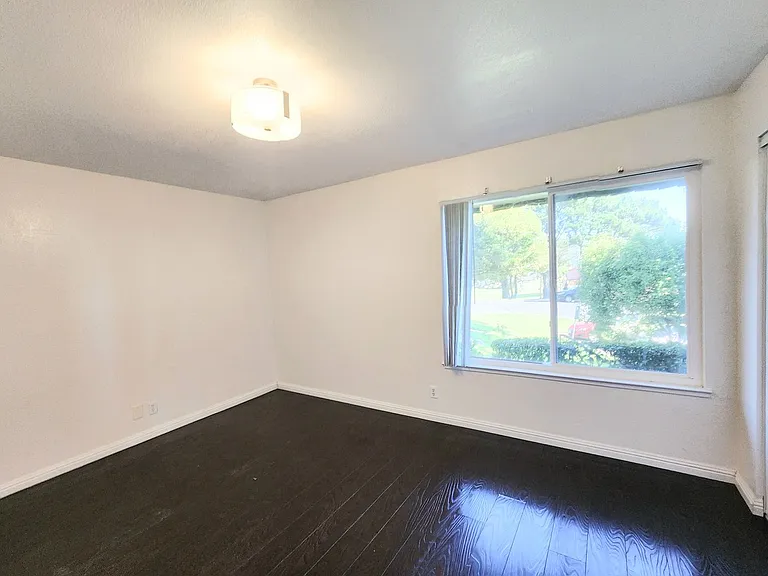 2700 Kilconway Ln — Photo 21