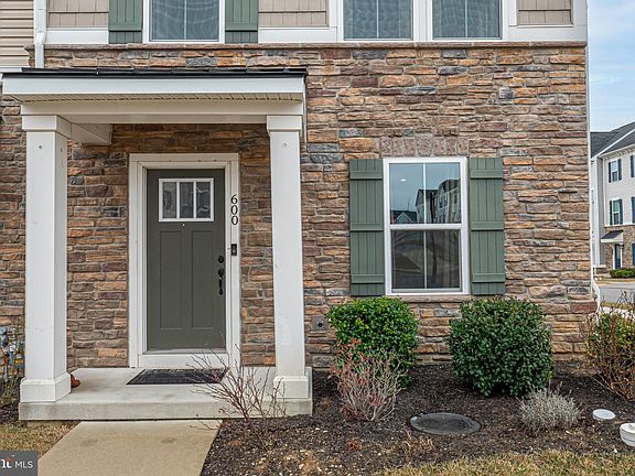 4th image of 600 Holywell Dr