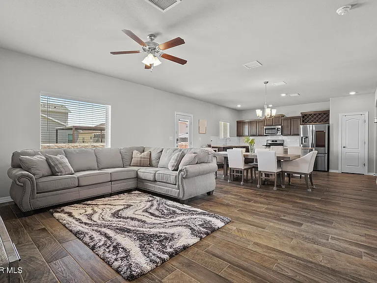 12245 Desert Pine Ave — Photo 5