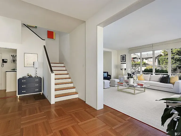 2519 Broadway St — Photo 5