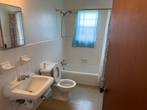 4th image of 1117 Tamm St