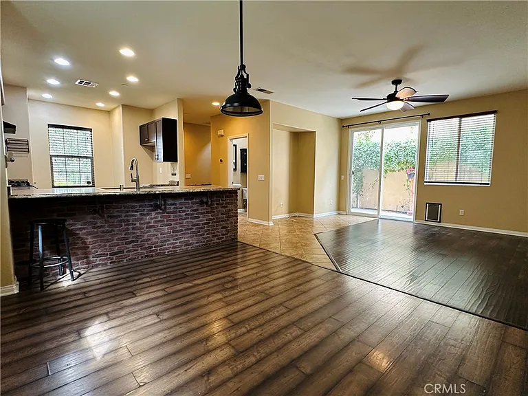7055 Village Dr — Photo 2