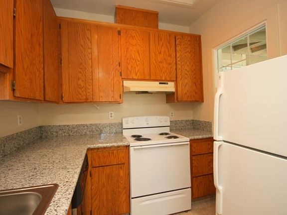 4th image of 517 13th St APT C