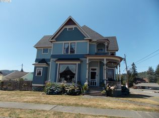 604 7th St, Myrtle Point, OR 97458