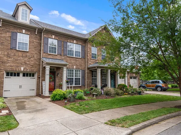 2026 Traemoor Village Dr, Nashville, TN 37209