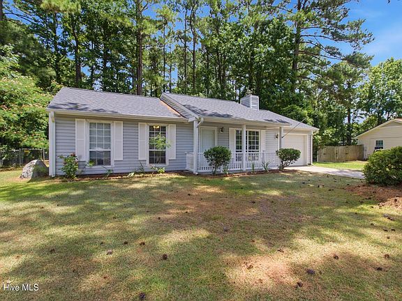 3rd image of 204 Rockledge Court