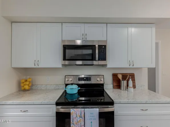 10943 W COGGINS Drive, Sun City, AZ 85351