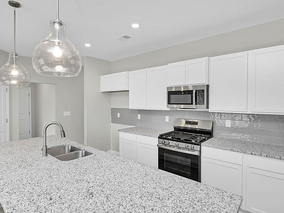 5th image of 211 Raglins Way