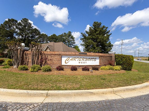 2nd image of 713 Pheasant Ridge Dr