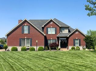 5566 Victoria Bluffs Dr, Newburgh, IN 47630