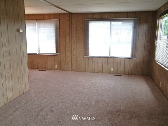 3rd image of 271 W Deytona